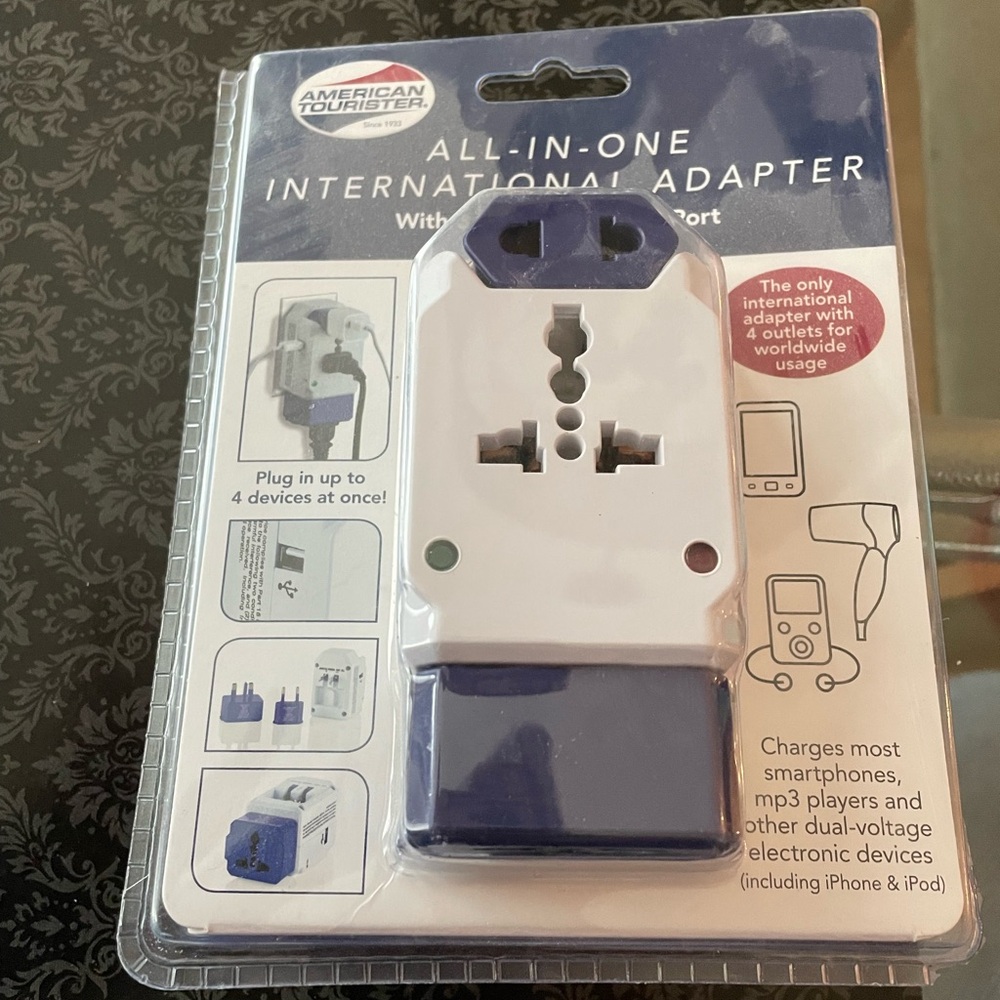 NWOT American Tourister All In One International Adapter